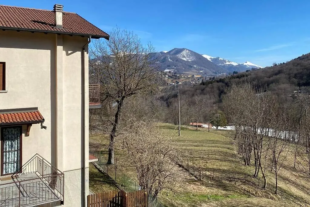 Lanzo D'Intelvi “La Marinella” Apartment